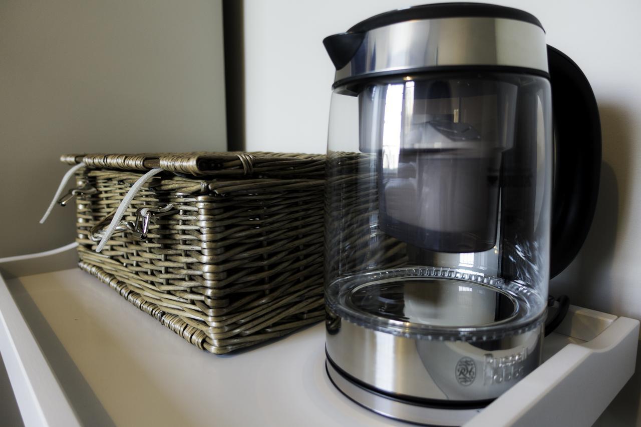 スタッフォード The Saracens Head Bed & Breakfast エクステリア 写真