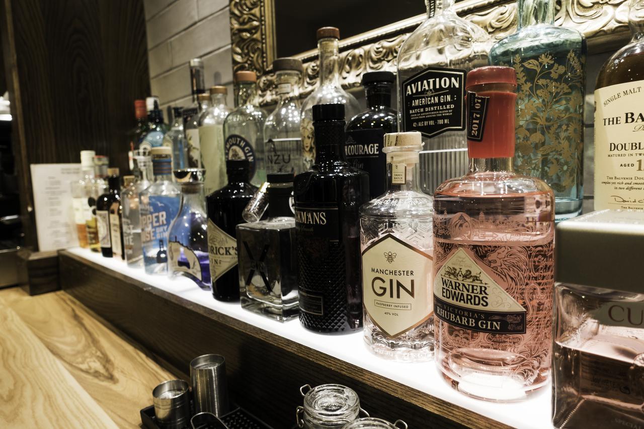 スタッフォード The Saracens Head Bed & Breakfast エクステリア 写真